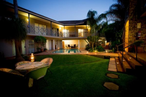 Отель Loerie Guesthouse  Hoedspruit